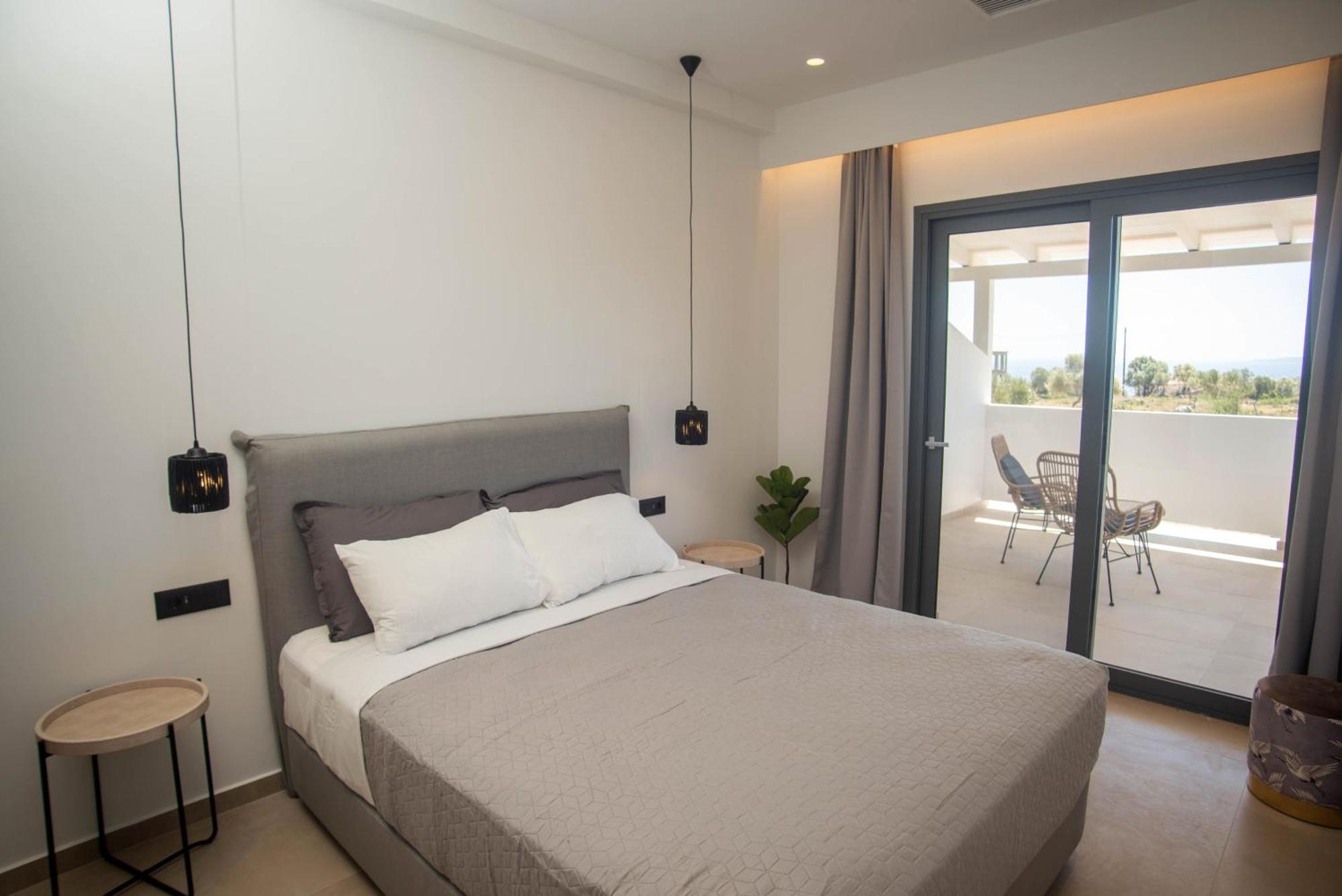 Marea Luxury Suites - Tramontana Koríthion Exteriér fotografie
